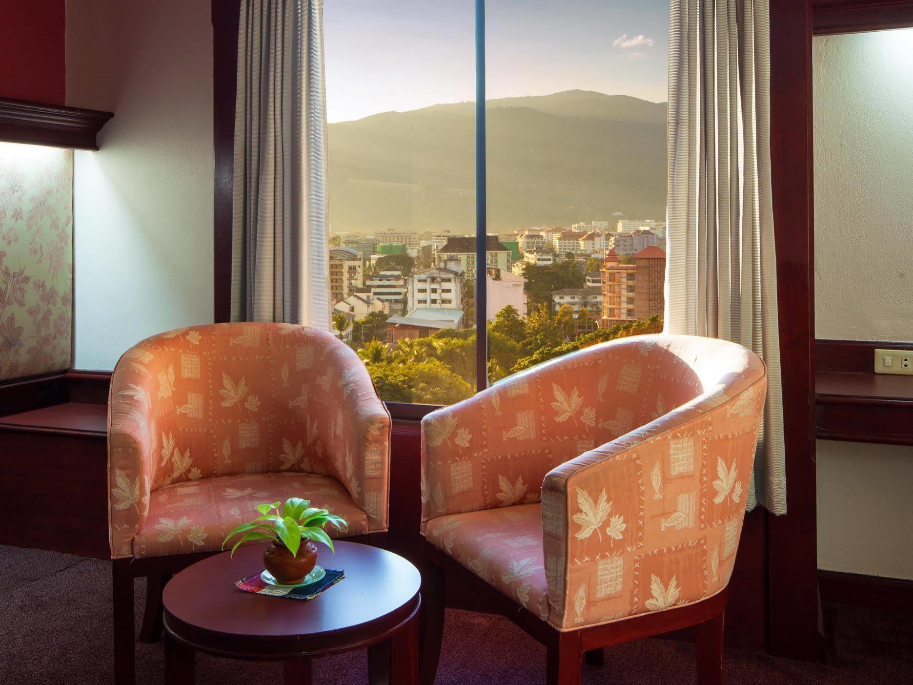 Baan Din Ki Hotel Chiang Mai Buitenkant foto